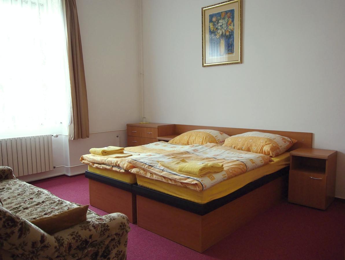 Koleje Zamecek Hotel เลดนิตเซ ภายนอก รูปภาพ